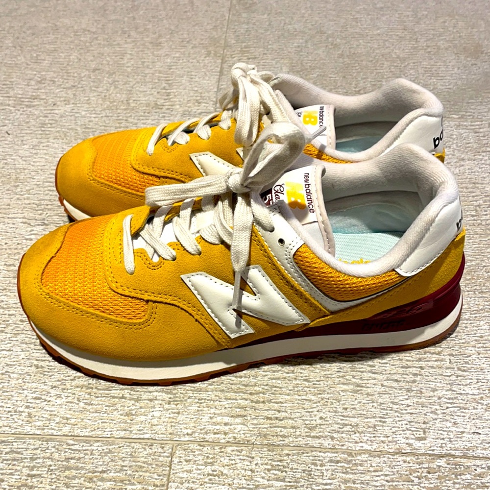Classic 574 New Balance Women’s sneaker